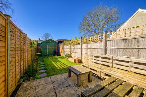2 bedroom terraced house for sale, Fishers Cottages, Reading RG4