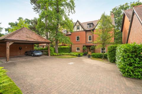 5 bedroom detached house for sale, Queensbury Gardens, Ascot