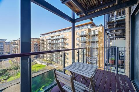 2 bedroom flat for sale, Berglen Court, Limehouse, London, E14