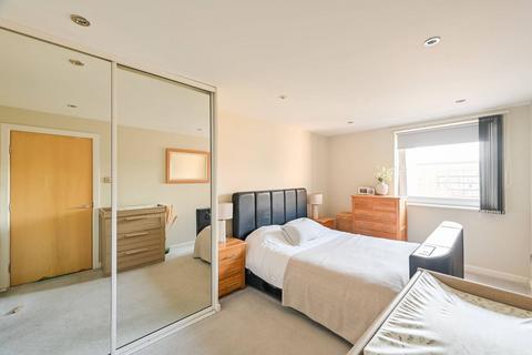 2 bedroom flat for sale, Berglen Court, Limehouse, London, E14