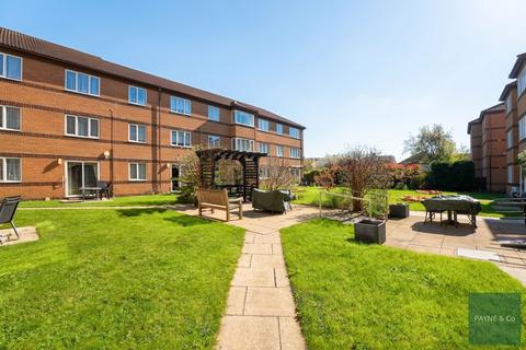1 bedroom retirement property for sale, Beehive Lane, Ilford, IG4