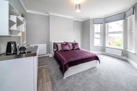 1 bedroom apartment to rent, St. Michaels Road, Aldershot GU12