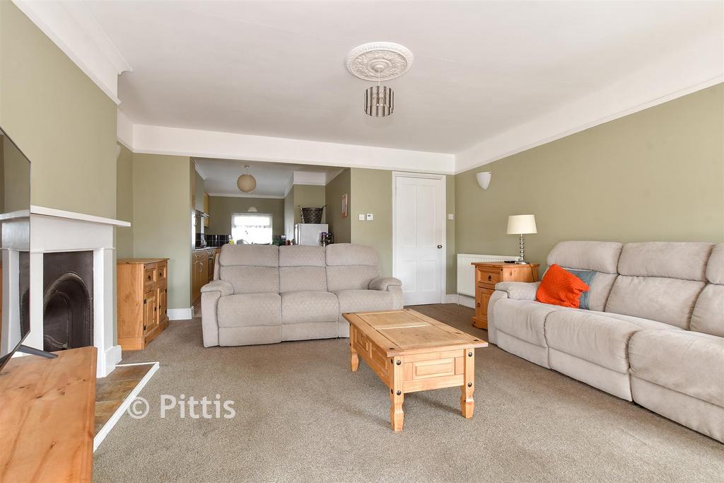 Lounge/ Dining Area