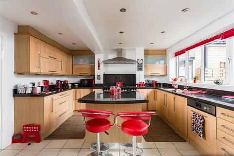 5 bedroom detached house for sale, Bridge Close, Haxby, York