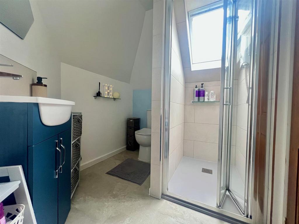 Shower Room.jpg