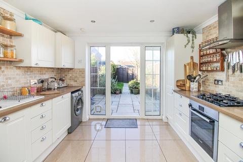 undefined, Homefield Close, Horley, Surrey. RH6 9TT