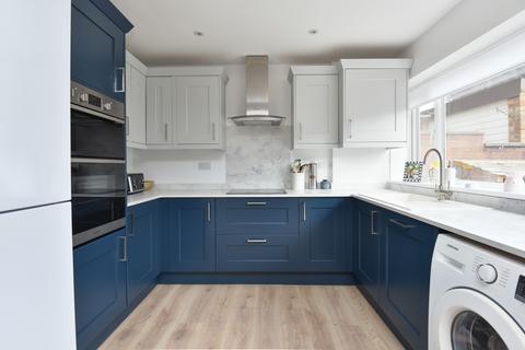 3 bedroom semi-detached house for sale, Highfield Road, Willesborough
