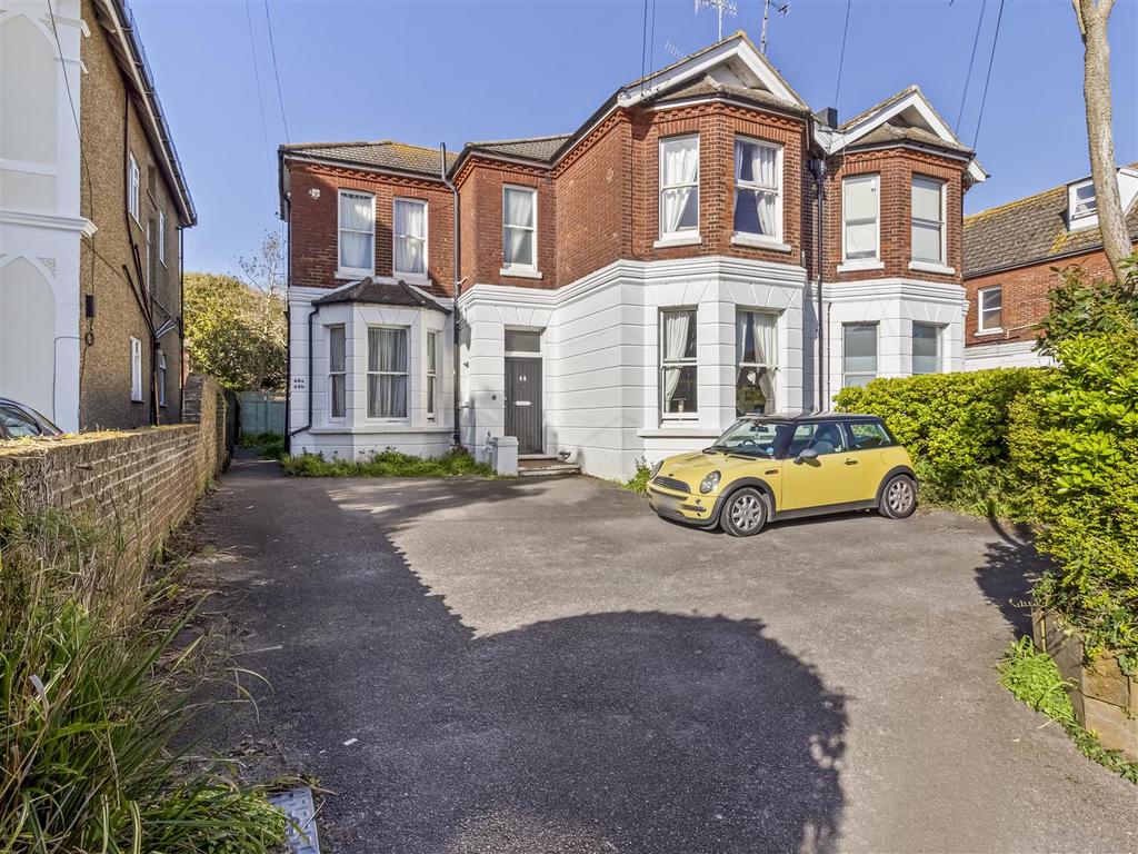 68, Richmond Road Worthing, BN11 4 AF-001.JPG