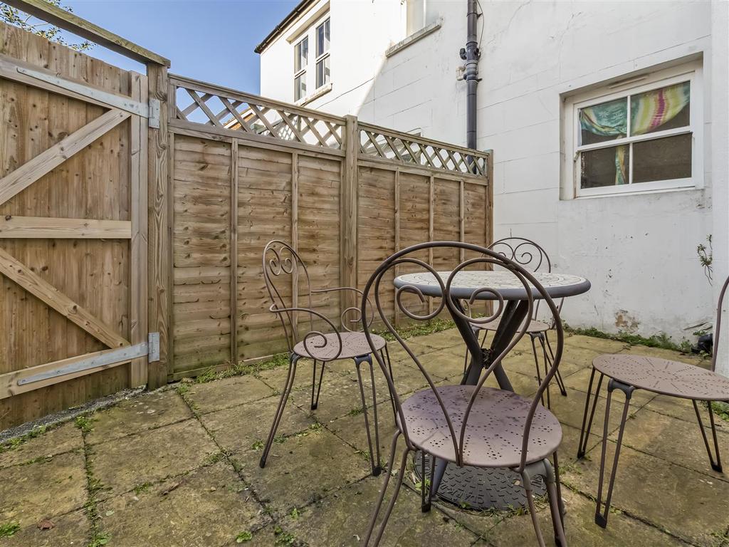 68, Richmond Road Worthing, BN11 4 AF-014.JPG