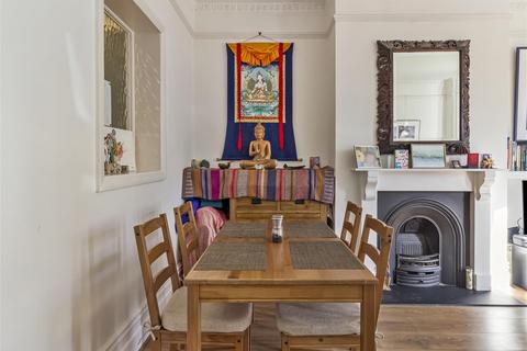 3 bedroom flat for sale, Richmond Road, Worthing