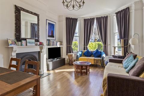 3 bedroom flat for sale, Richmond Road, Worthing