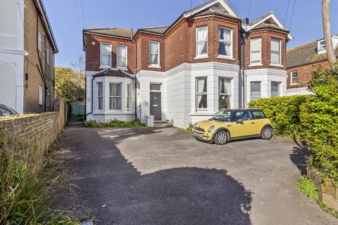 3 bedroom flat for sale, Richmond Road, Worthing