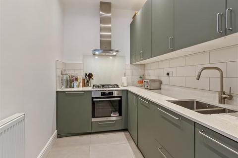 3 bedroom flat for sale, Richmond Road, Worthing