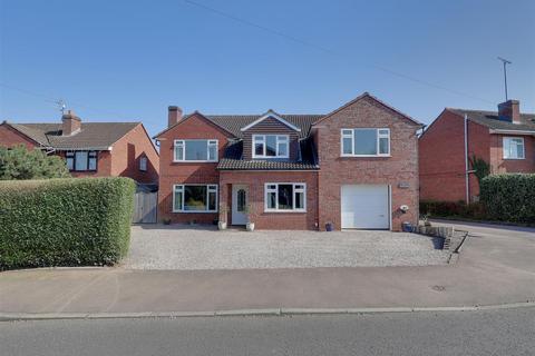 5 bedroom detached house for sale, Glebe Close, Newent