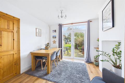 undefined, Short walk to shops and Schools in Clevedon