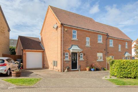 undefined, Mallard Close, Shefford, SG17 5YS