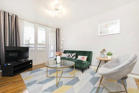 2 bedroom flat to rent, Whiston Road, London E2