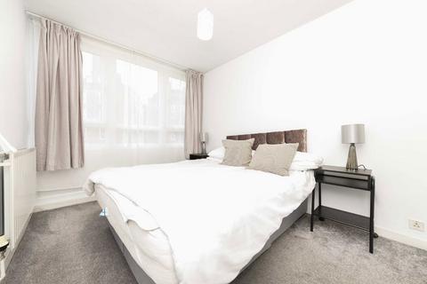 2 bedroom flat to rent, Whiston Road, London E2