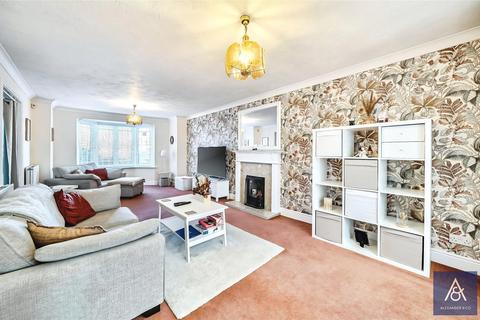 4 bedroom detached house for sale, Old Oak Drive, Towcester NN12