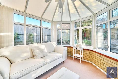 4 bedroom detached house for sale, Old Oak Drive, Towcester NN12