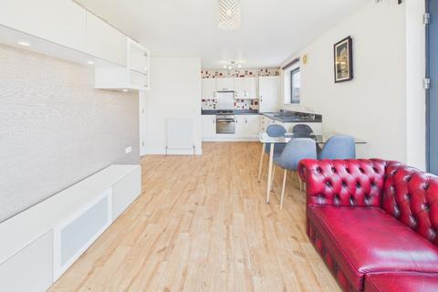 2 bedroom flat to rent, Moffat Way, Niddrie, Edinburgh, EH16