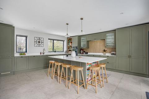 4 bedroom detached house for sale, Boyneswood Road, Medstead, Alton, Hampshire