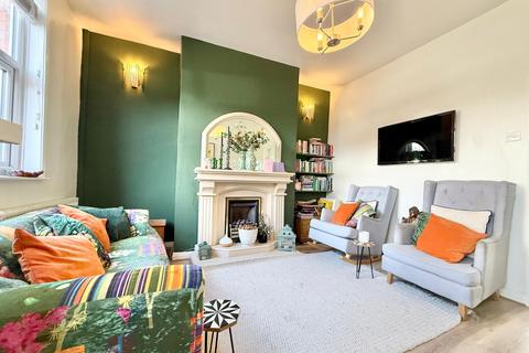 3 bedroom terraced house for sale, Meadow Lane, Denton