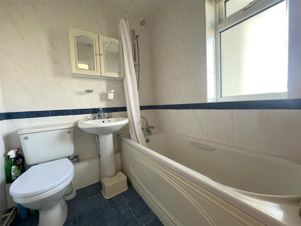 Bathroom.JPG