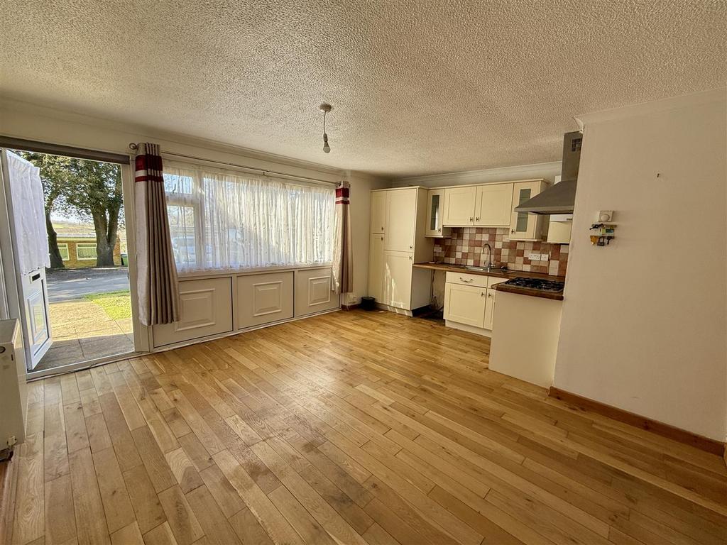 Living Area: