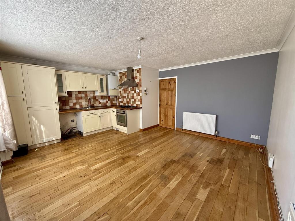Living Area: