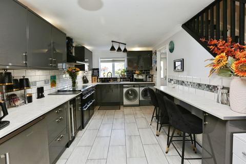 3 bedroom terraced house for sale, Coral Court, Gosport