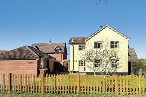 3 bedroom detached house for sale, Half Moon Lane, Redgrave, IP22