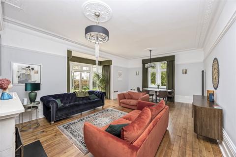 3 bedroom apartment for sale, Oatlands Avenue, Weybridge, Surrey, KT13