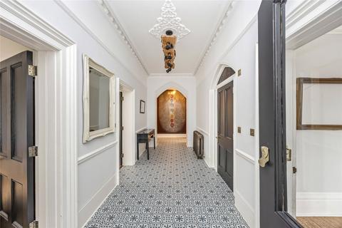 3 bedroom apartment for sale, Oatlands Avenue, Weybridge, Surrey, KT13
