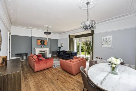 3 bedroom apartment for sale, Oatlands Avenue, Weybridge, Surrey, KT13