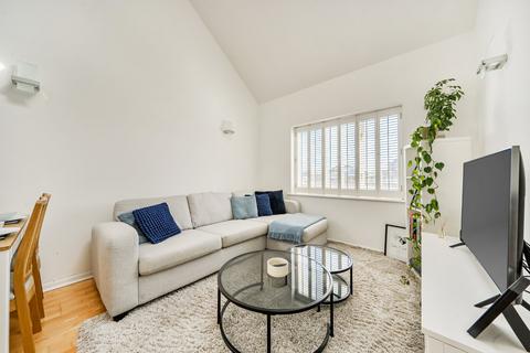 2 bedroom flat for sale, Sopwith Way, Kingston upon Thames, KT2
