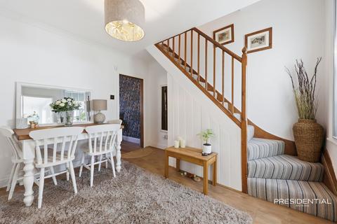 undefined, Lower Road, Loughton IG10