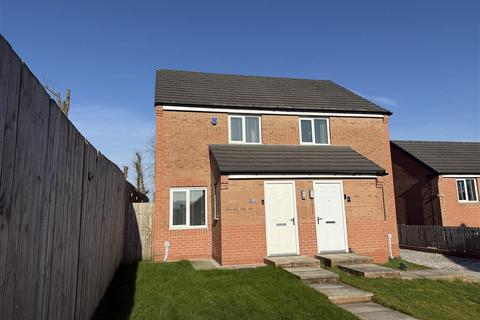 2 bedroom semi-detached house for sale, Calder Close, Mirfield WF14