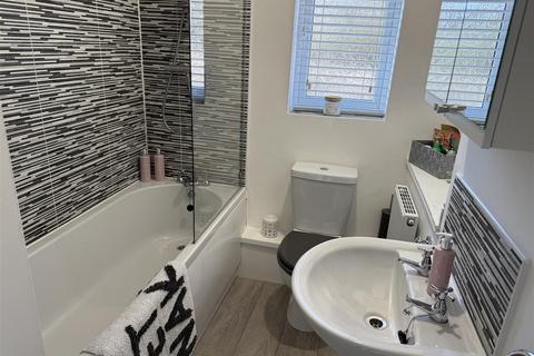 2 bedroom semi-detached house for sale, Calder Close, Mirfield WF14