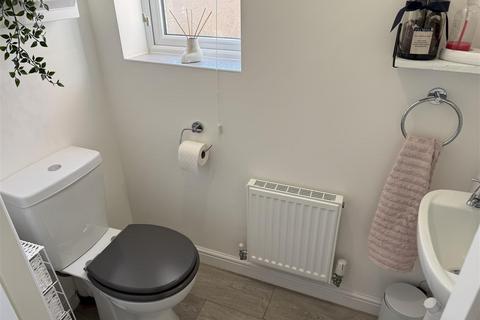 2 bedroom semi-detached house for sale, Calder Close, Mirfield WF14