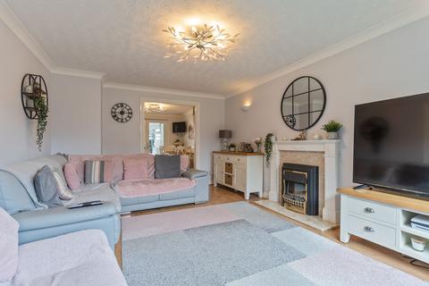 4 bedroom detached house for sale, Squires Gate, Rogerstone, NP10