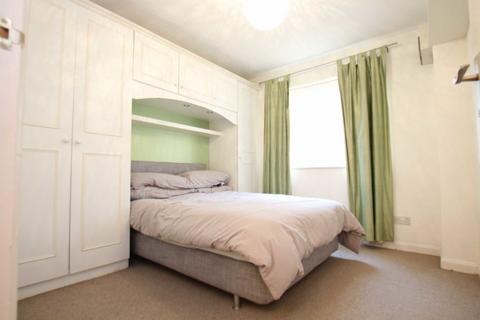 undefined, Varsity Drive, Twickenham TW1