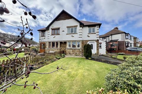 undefined, Benomley Crescent, Almondbury, Huddersfield, HD5 8LT