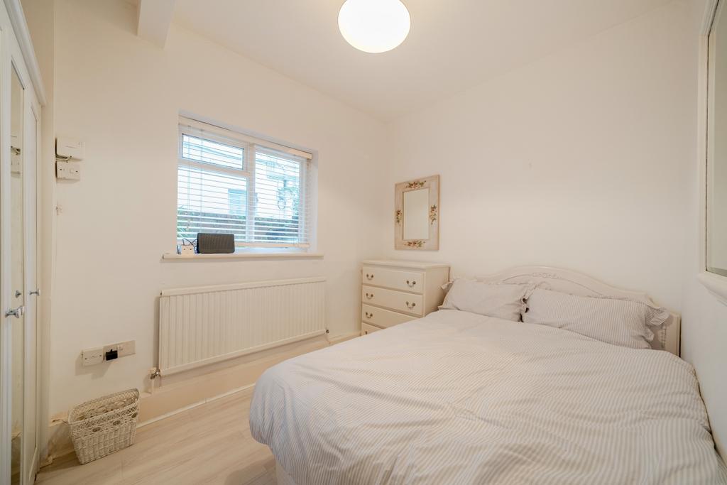 1400743 1 6966581...