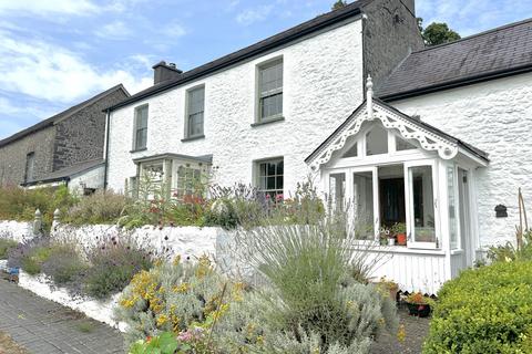 4 bedroom property with land for sale, Pentrefelin, Llandeilo, Carmarthenshire.