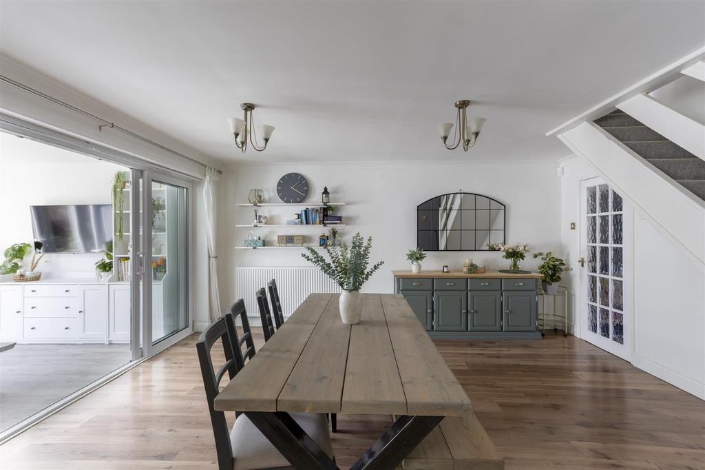 55 Keble Park North 13.jpg