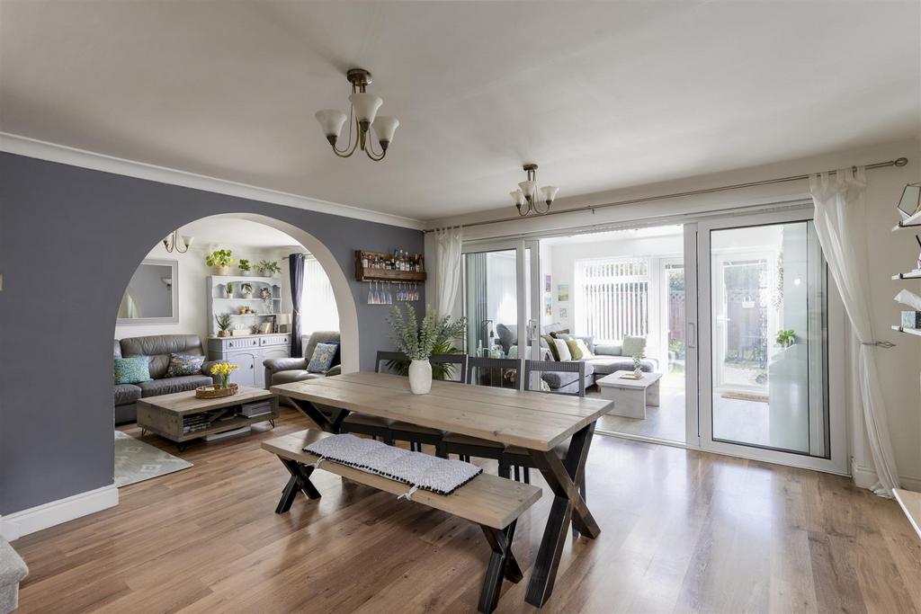 55 Keble Park North 9.jpg