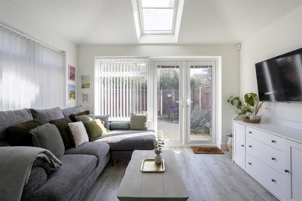 55 Keble Park North 17.jpg