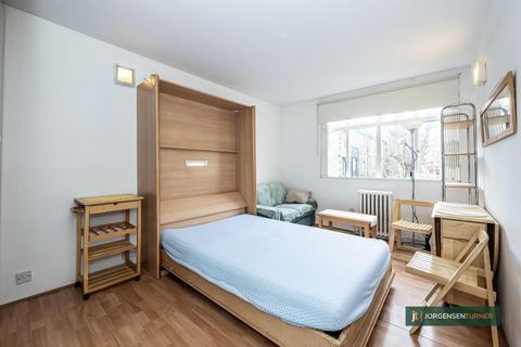 Studio to rent, Romney Court, Shepherds Bush Green, W12