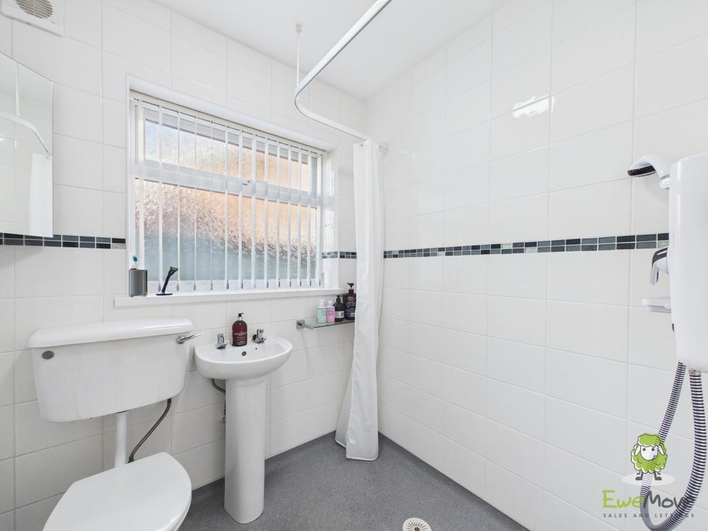 Bathroom Emily Dimelow Ewemove Whitchurchand Nantwich